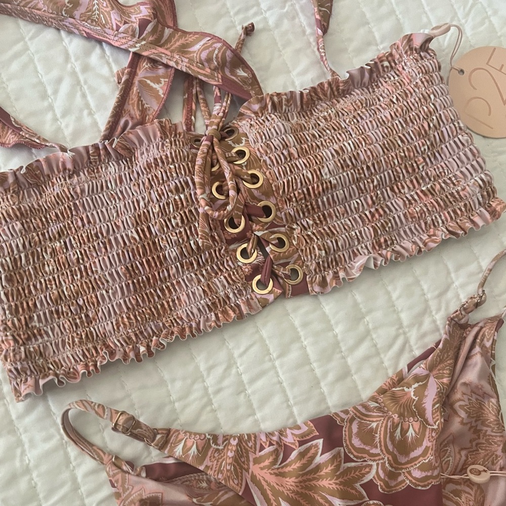 LULUS• Power 2 Flower swimsuit